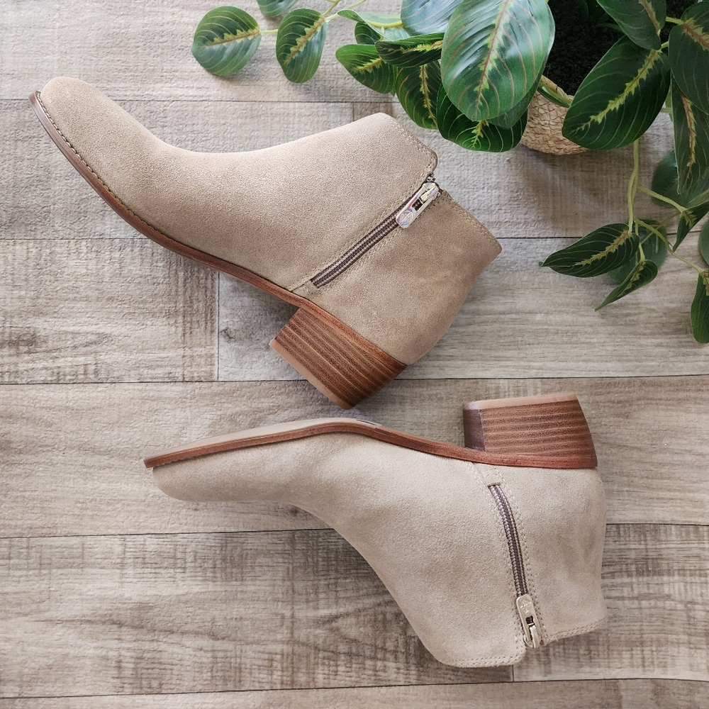 Antonio Melani Light Tan Suede Booties NWT Size 8.5 - Picture 8 of 16